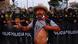 Un hombre muestra heridas de balas de goma durante una manifestación en Lima. Un hombre muestra heridas de balas de goma durante una manifestación en Lima.