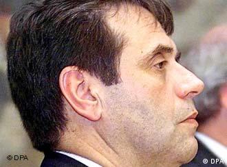 FirstRound Vote in Serbian Presidential Race DW 09/30/2002