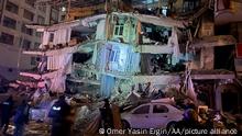 DIYARBAKIR, TURKIYE - FEBRUARY 6: A view of the destroyed building after 7.4 magnitude earthquake jolts Turkiye's Kahramanmaras province, on February 6, 2023 in Diyarbakir, Turkiye. Omer Yasin Ergin / Anadolu Agency