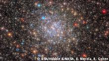 NASA Universum Cluster NGC 6355 Hubble Teleskop Weltraum