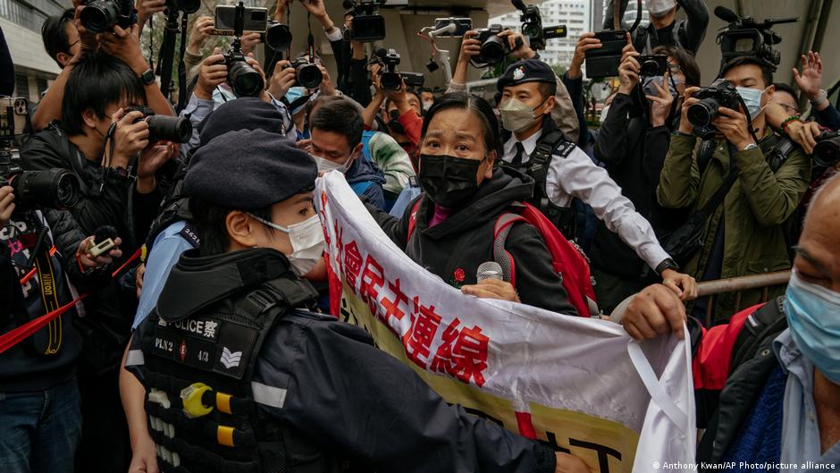 Hong Kong security trial tests judicial independence – DW – 02/06/2023 - Vimarsana News