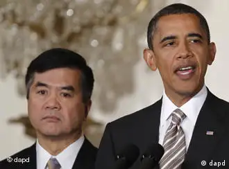 资料图片：奥巴马与骆家辉，2010年8月