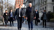 Robert Habeck (l, Bündnis 90/Die Grünen), Bundesminister für Wirtschaft und Klimaschutz, und Bruno Le Maire, französischer Minister für Wirtschaft, Finanzen und Aufschwung, kommen zu Gesprächen im Eisenhower Executive Office Building auf dem Gelände des Weißen Hauses. Der Bundesminister für Wirtschaft und Klimaschutz, Habeck, ist zu einem zweitägigen Besuch in den Vereinigten Staaten von Amerika (USA).