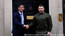 08.02.2023+++ Britain's Prime Minister Rishi Sunak, left, welcomes Ukraine's President Volodymyr Zelenskyy at Downing Street in London, Wednesday, Feb. 8, 2023. It is the first visit to the UK by the Ukraine President since the war began nearly a year ago. (Victoria Jones/PA via AP)