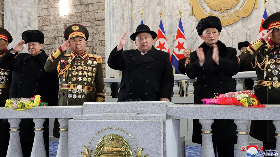 North Korea displays new solid-fueled ballistic missile – DW – 02/09/2023 - Vimarsana News