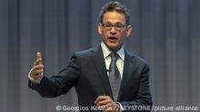 31.01.2019
ARCHIVBILD ZUM NEUEN BAYER-KONZERNCHEF --- Bill Anderson, CEO Roche Pharmaceuticals, speaks during the annual results media conference at the Roche Tower in Basel, Switzerland, on Thursday, January 31, 2019. (KEYSTONE/Georgios Kefalas)