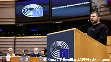 09.02.2023
Ukraine's president Volodymyr Zelensky delivers a speech at the start of a summit at EU parliament in Brussels, on February 9, 2023. - Ukraine's President is set to attend an EU summit in Brussels on February 9, 2023, as the guest of honour where he will press allies to deliver fighter jets as soon as possible in the war against Russia. (Photo by Kenzo TRIBOUILLARD / AFP) (Photo by KENZO TRIBOUILLARD/AFP via Getty Images)