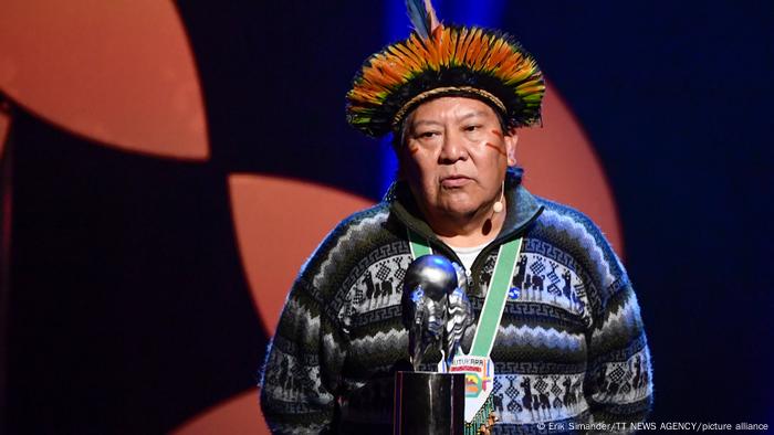 Davi Kopenawa Yanomami: "Estou me sentindo triste, revoltado e com vontade de me vingar. A alma do xamã está chorando."