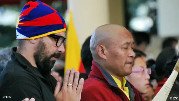 Flash-Galerie Dharamshala Dalai Lama Tempelrede Stimmung