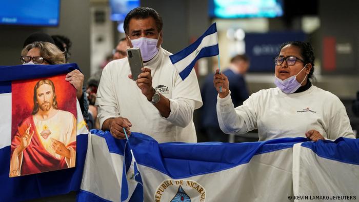 USA Dulles International Airport in Virginia | Aktivisten erwarten politische Gefangene aus Nicaragua