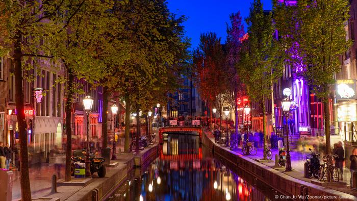 Niederlande De Wallen, dem berühmten Rotlichtviertel mit Fensterprostitution in Amsterdam