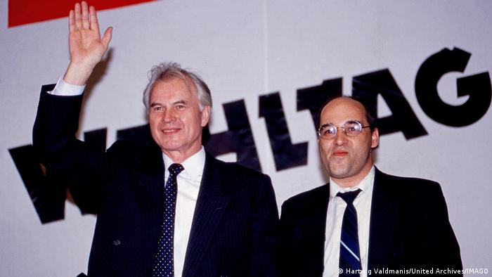 Modrow y Gisy durante la campaña electoral de 1990.