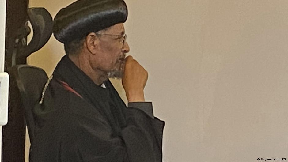 ቃለ-መጠይቅ ከኢ/ኦ/ተ/ቤተክርስቲያን ሲኖዶስ ዋና ጸሐፊ አቡነ ጴጥሮስ ጋር