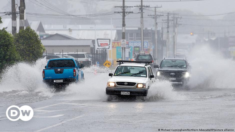 New Zealand storm leaves 85,000 in the dark – DW – 02/13/2023