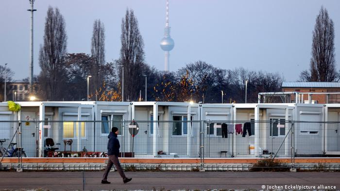 Flüchtlingsunterkunft auf dem Tempelhofer Feld in Berlin