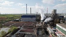 Filmstill aus der Dokumentation Schmutziges Kupfer
Sendung: Dokumentation Schmutziges Kupfer – Die dunkel Seite der Energiewende
Sendedatum: 09. März 2023
Die Energiewende ist wichtig für die Zukunft, doch für sie wird eine große Menge Kupfer benötigt. Besonders Elektroautos und Solaranlagen haben einen hohen Bedarf an dem Metall, das oft in Südamerika abgebaut wird - mit enormen Kosten für die Umwelt.
Fotograf: © onegate (Stills aus einer onegate-Doku)
Rechte: Verwendung nur im Zusammenhang mit dieser Dokumentation
Schlagwörter: Kupferabbau, Rohstoffe, Energiewende, Nachhaltigkeit, Chile, Kanada, Lausitz, Umweltschutz