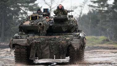 Ukraine updates: Germans see arming Ukraine as involvement – DW – 02/25 ...