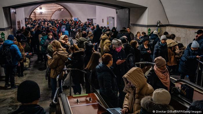 محطة قطار الأنفاق كملجأ لسكان كييف (16/12/2022)