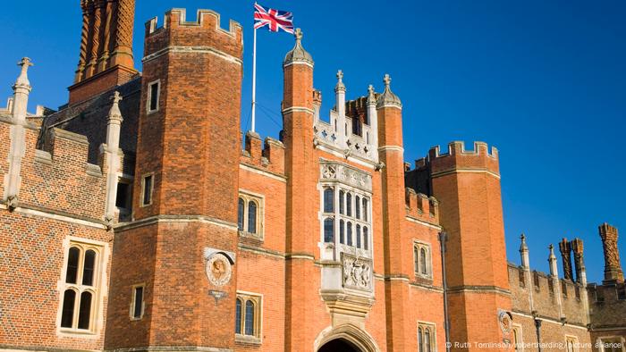 Fassade des Hampton Court Palace, London