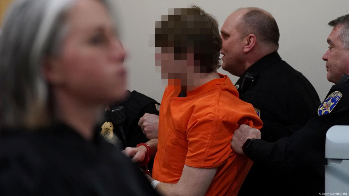 US: Teen gets life for racist Buffalo supermarket massacre – DW – 02/15/2023