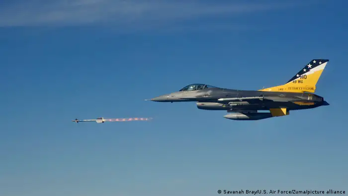 战争的阴影下举行安全会议：乌克兰渴望得到F-16战机