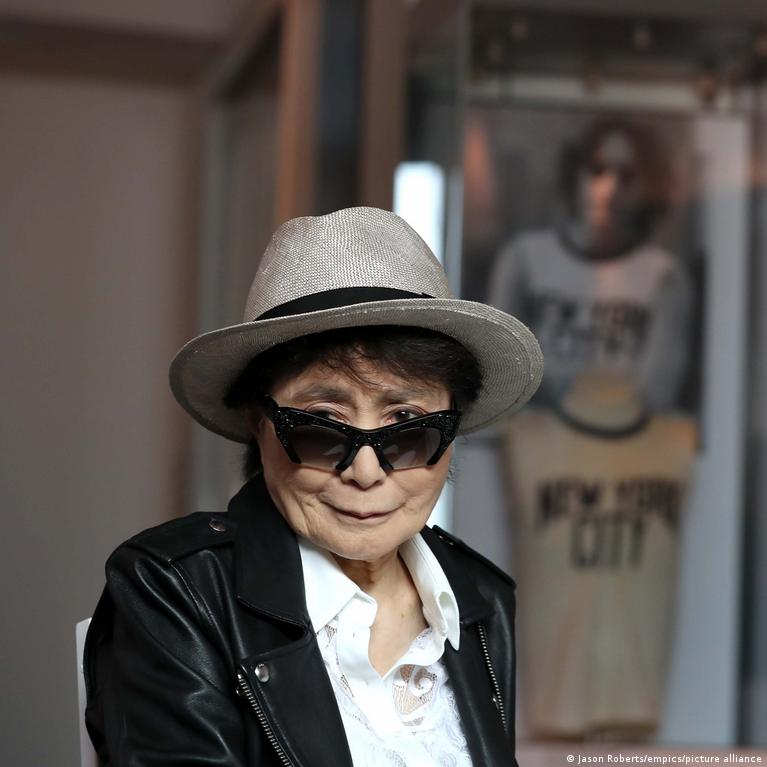 Life as art: Yoko Ono celebrates her 90th birthday – DW – 02/17/2023