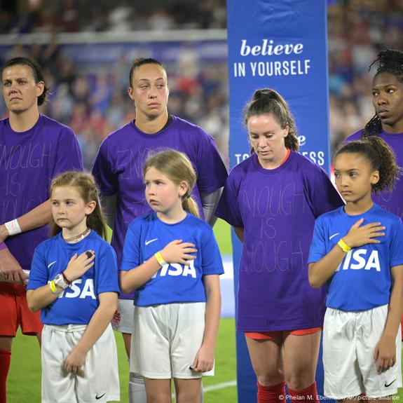 Women's national team hides U.S. Soccer logo during anthem in protest