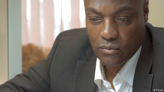 Presidenti i Këshillit afrikan të diamantëve M'Zee Fula Ngenge Presidenti i Këshillit afrikan të diamantëve M'Zee Fula Ngenge