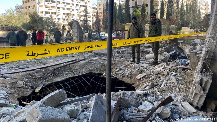 Bombardeo israelí deja 15 muertos en Damasco, según ONG | El Mundo | DW | 19.02.2023