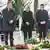 وزيرة داخلية ألمانيا وعمدة مدينة هاناو ورئيس وزراء ولاية هيسن في مقبرة هاناو في الذكرى الثالثة للهجوم العنصري