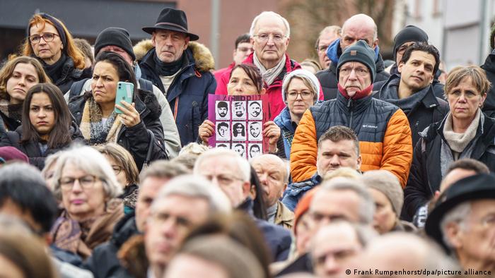 Homenaje a las víctimas del atentado xenófobo y racista de extrema derecha en Hanau, Alemania.