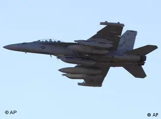 空袭利比亚的F-18战斗机