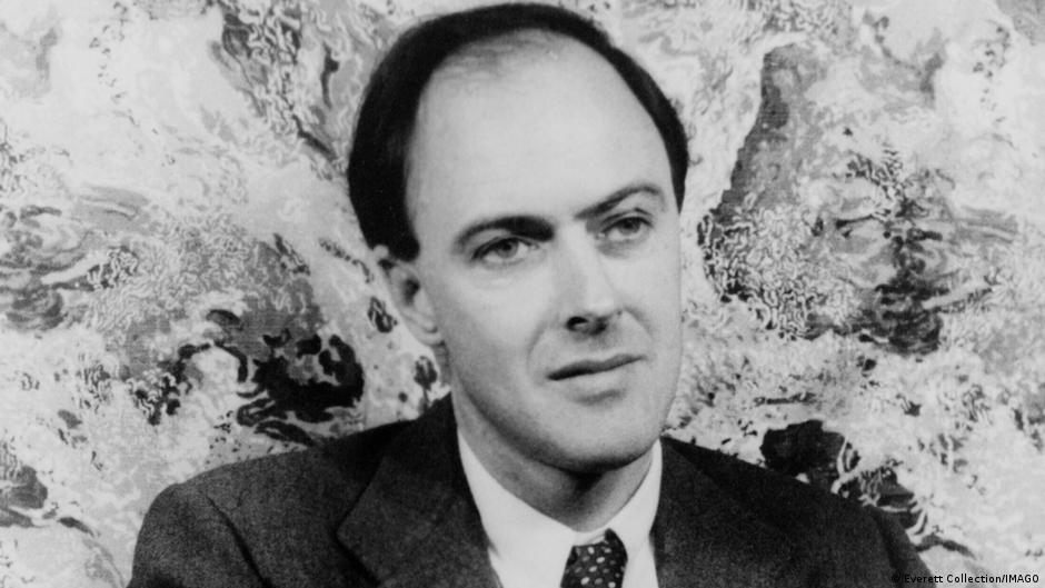 Salman Rushdie, Rishi Sunak condemn Roald Dahl rewrites – DW – 02/20/2023 - Vimarsana News
