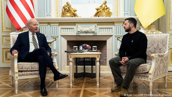 Joe Biden und Wolodymyr Selenskyj im Präsidentenpalast in Kiew