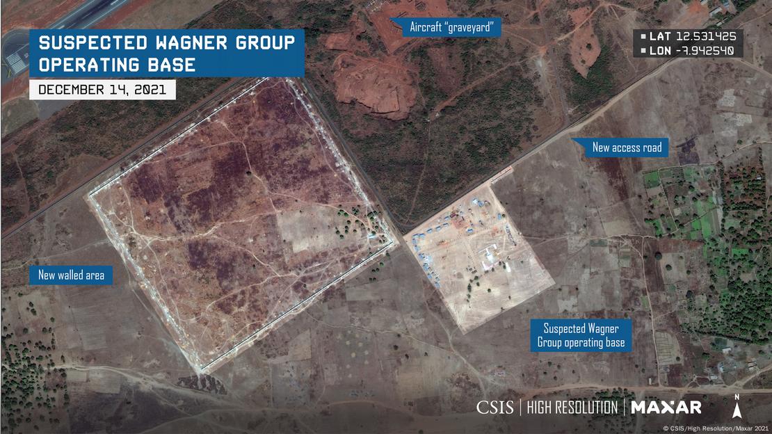 Cette photo satellite des abords de l'aéroport de Bamako montre le même périmètre mais cette fois après l'installation présumée de Wagner