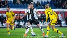 21.2.2023, Duisburg, Deutschland, Alexandra Popp Deutschland, 11 im Zweikampf mit Elin Rubinsson Schweden, 23, Nathalie Bjoern Schweden, 14, GER, Deutschland vs. Schweden, DFB Fussball Frauen Nationalmannschaft, Freundschaftsspiel, Spielzeit 2022/2023, 21.02.2023 GER, Deutschland vs. Schweden, Fussball Frauen Nationalmannschaft, Freundschaftsspiel, Spielzeit 2022/2023, 21.02.2023 Duisburg *** Alexandra Popp Germany, 11 in duel with Elin Rubinsson Sweden, 23 , Nathalie Bjoern Sweden, 14 , GER, Germany vs Sweden, DFB Womens National Football Team, friendly match, season 2022 2023, 21 02 2023 GER, Germany vs Sweden, Womens National Football Team, friendly match, season 2022 2023, 21 02 2023 Duisburg, Germany. Copyright: xEibner-Pressefoto/Memmlerx EP_MMR