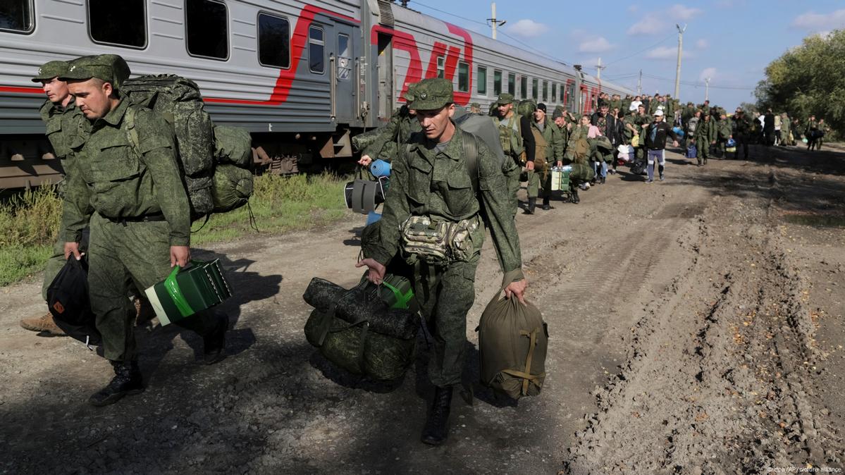 Митинг жен мобилизованных Красноярска запретили из-за ковида – DW –  11.11.2023