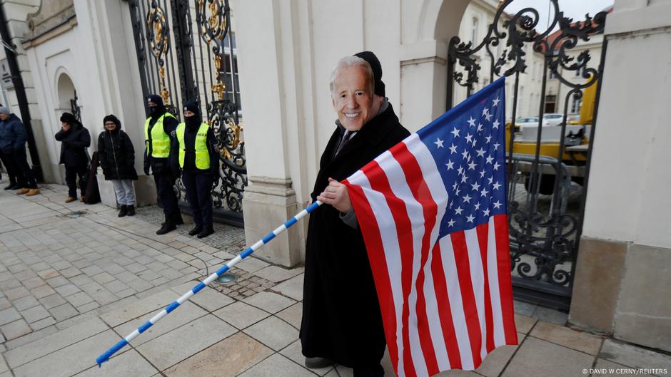 Bajdenov pristalica u Varšavi: veliki broj Poljaka ima velika očekivanja od američkog predsednika