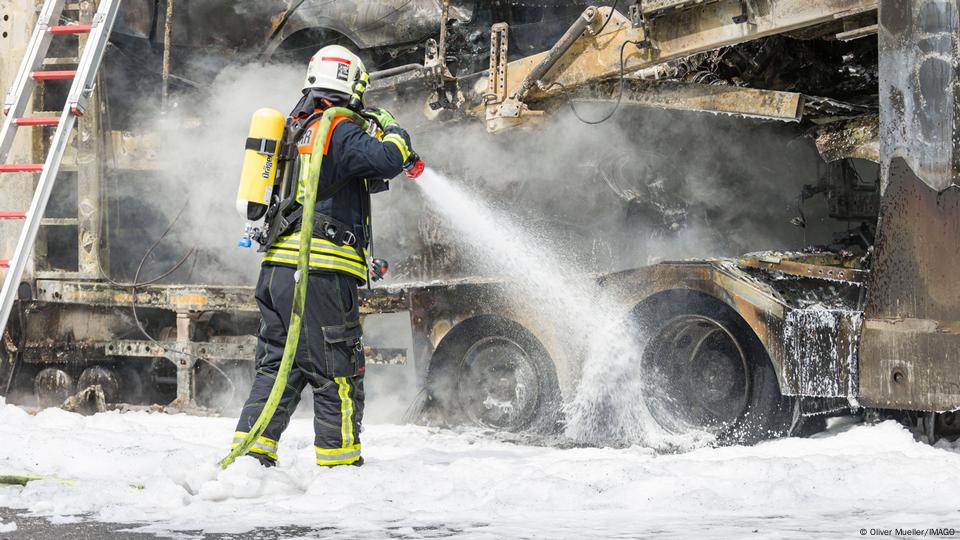 Tefloni dhe kimikatet e përjetshme: Helmi i fshehur në trup – DW –  11/03/2023