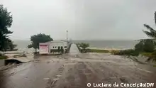 After picking up energy and moisture over the Mozambique Channel, Freddy made his landfall in Mozambique as a severe tropical storm on Friday 24 between Beira and Inhambane. Several infrastructures are destroyed. Inhambane, Mosambik, 24.02.2023