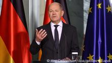 Bundeskanzler Olaf Scholz (SPD) spricht bei einer Pressekonferenz im Bundeskanzleramt im Anschluss an die G7 Leaders-Videokonferenz.