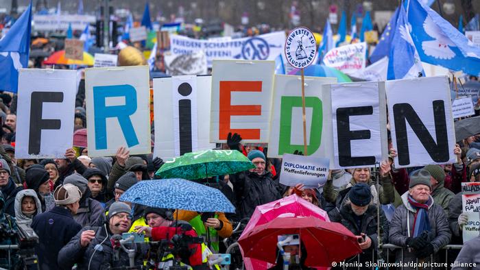 Berlin | Demonstration für Verhandlungen mit Russland