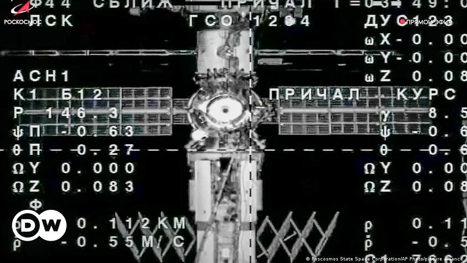 Photo of Russlands Sojus-Kapsel dockt an die ISS an – DW – 26.02.2023