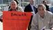 Ein Demonstrant hält ein Schild mit der Aufschrift: 'Bachar! Ten years of lies' (Foto: picture alliance/dpa) Ein Demonstrant hält ein Schild mit der Aufschrift: 'Bachar! Ten years of lies' (Foto: picture alliance/dpa)
