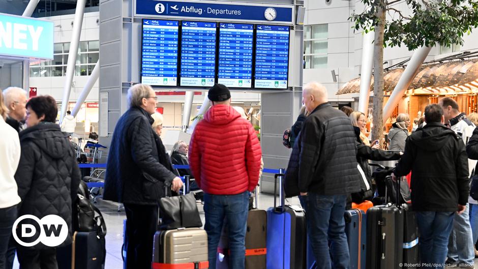 Streiks im öffentlichen Dienst in NRW treffen Großflughäfen – DW – 26.02.2023