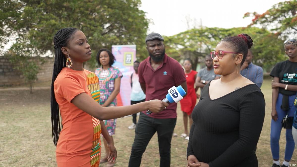 Street Debate: Mental Health in Zambia – DW – 04/12/2023