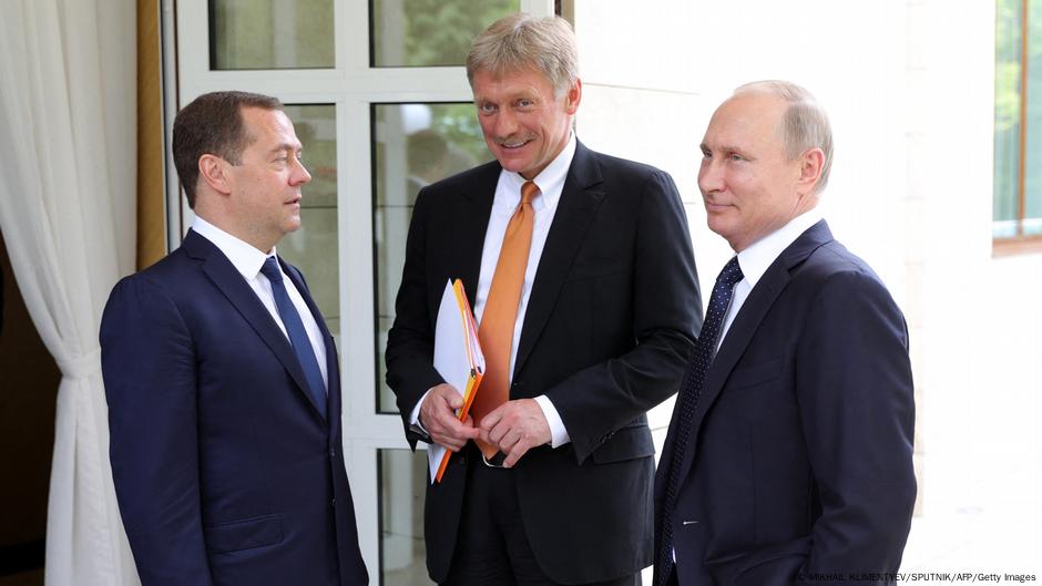 Medvedev, Peskov i Putin, u Sočiju 2018.