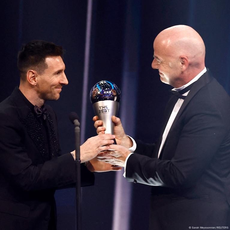 TNT Sports Brasil - O THE BEST É DO E.T.! Lionel Messi conquista o prêmio  de melhor jogador do mundo da Fifa! TEM QUE RESPEITAR! E aí, gostou da  escolha? #TheBestAwards