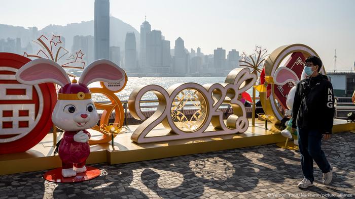 El uso obligado de la mascarilla se impuso hace tres años y ha estado vigente por casi mil días en Hong Kong.