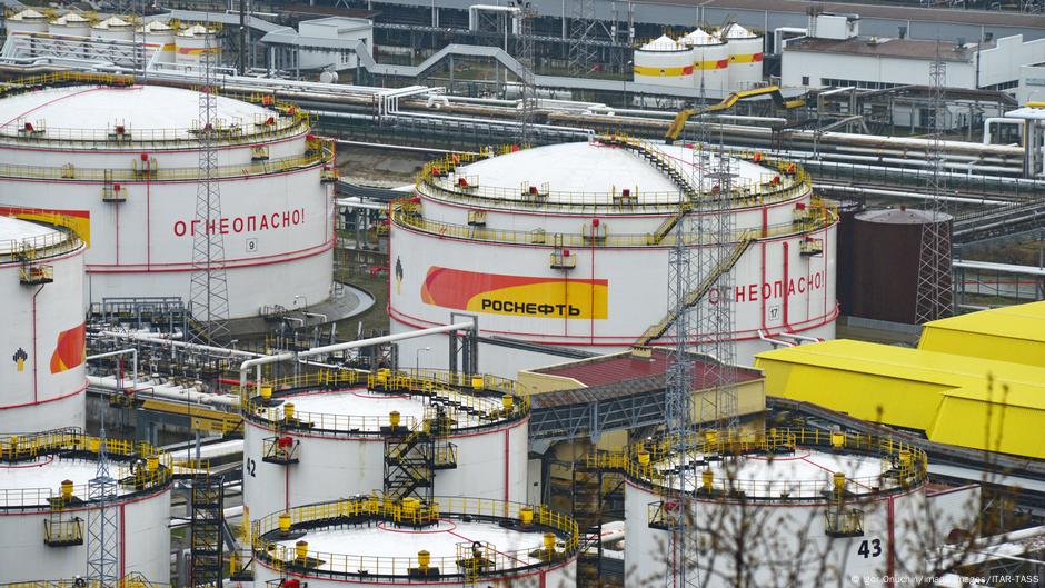 Ukraine updates: US sanctions major Russian oil companies
